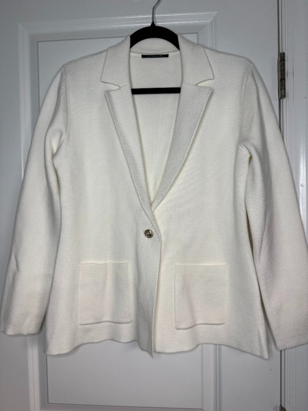 T Tahari Knit Blazer Sweater Jacket Off White Cream Medium Gold Button Pockets